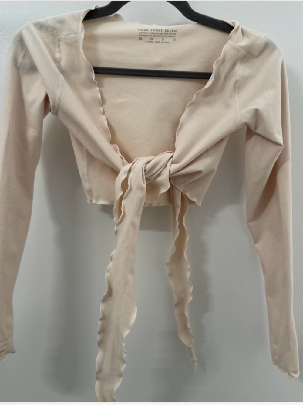 437 Cream Tie-Front Long Sleeve Crop Top
